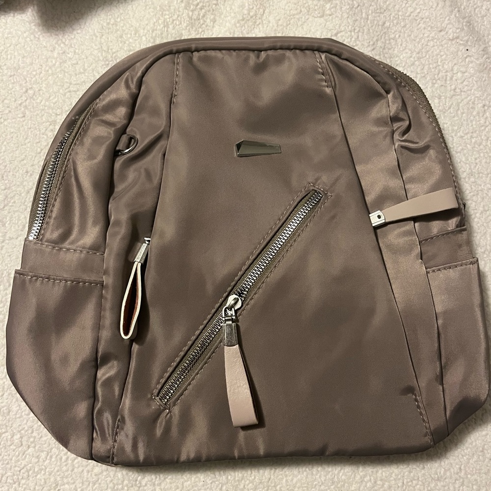 gray back pack